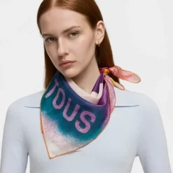 Pañuelo cuadrado beige Heart^TOUS New